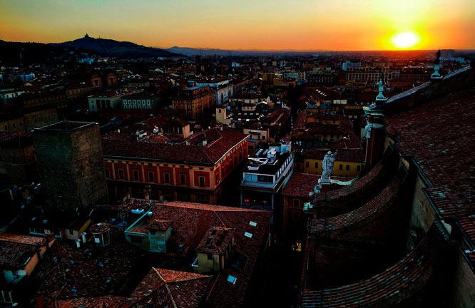 EFY.es Models in Bologna